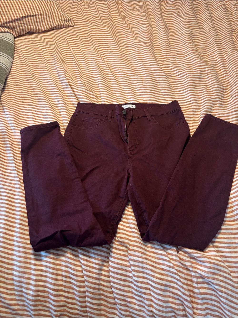 Loft Burgundy skinnys $10!